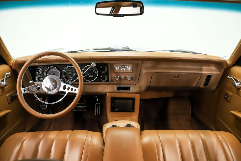 Chevrolet-Biscayne-1967-Luxo-Blue-Tan-24