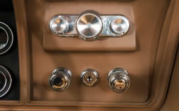 Chevrolet-Biscayne-1967-Luxo-Blue-Tan-25