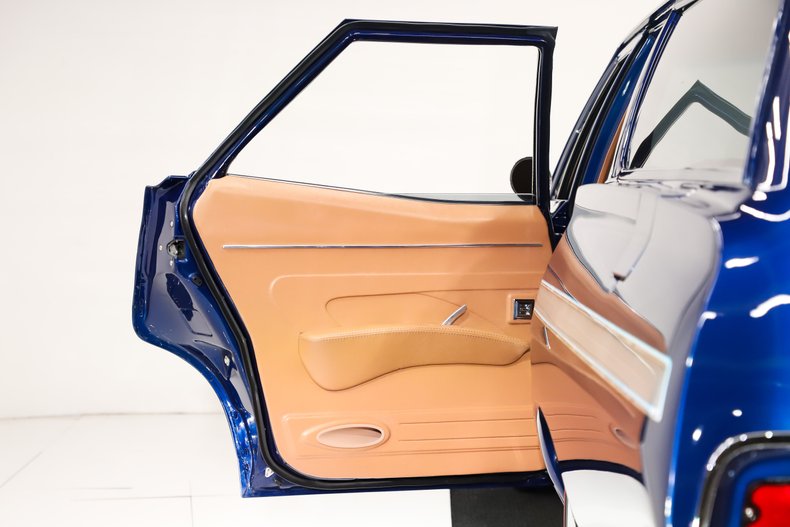 Chevrolet-Biscayne-1967-Luxo-Blue-Tan-34