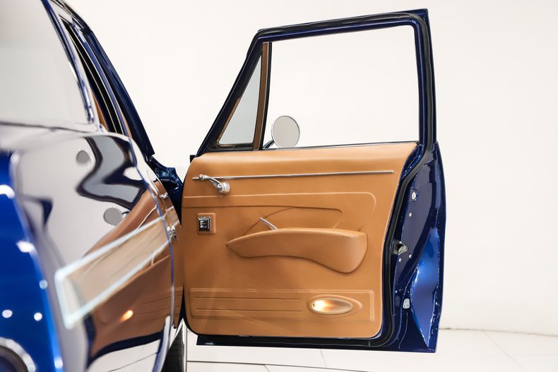 Chevrolet-Biscayne-1967-Luxo-Blue-Tan-42
