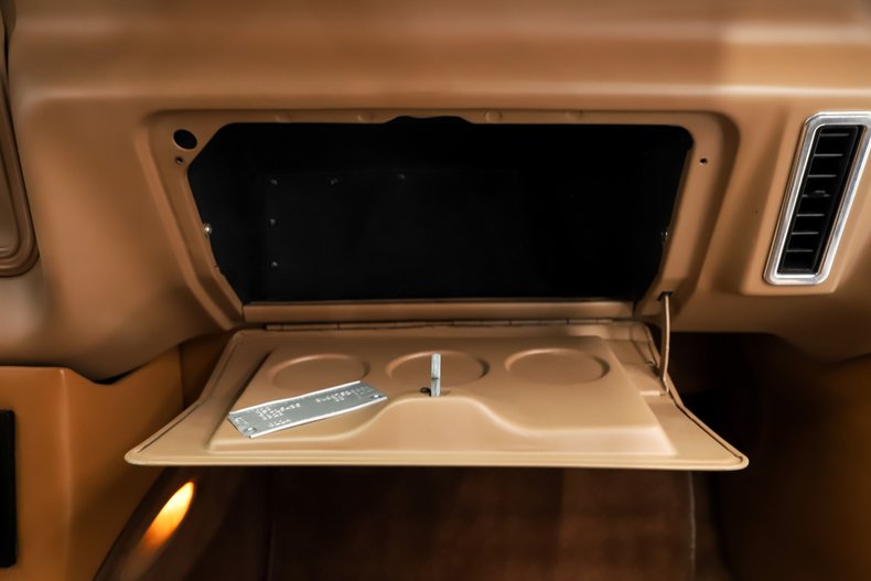 Chevrolet-Biscayne-1967-Luxo-Blue-Tan-8