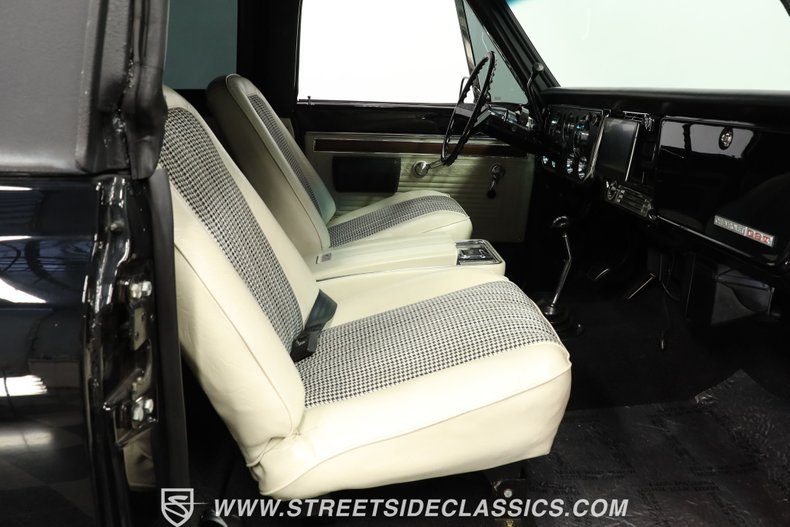 Chevrolet-Blazer-1971-Black-Black-2