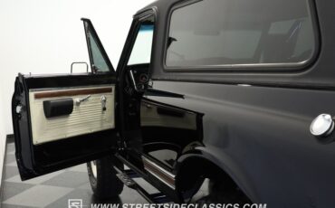 Chevrolet-Blazer-1971-Black-Black-37