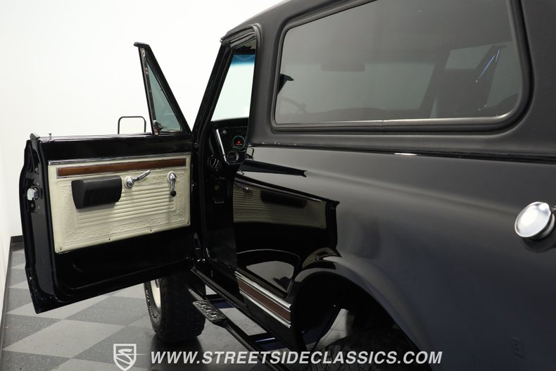Chevrolet-Blazer-1971-Black-Black-37