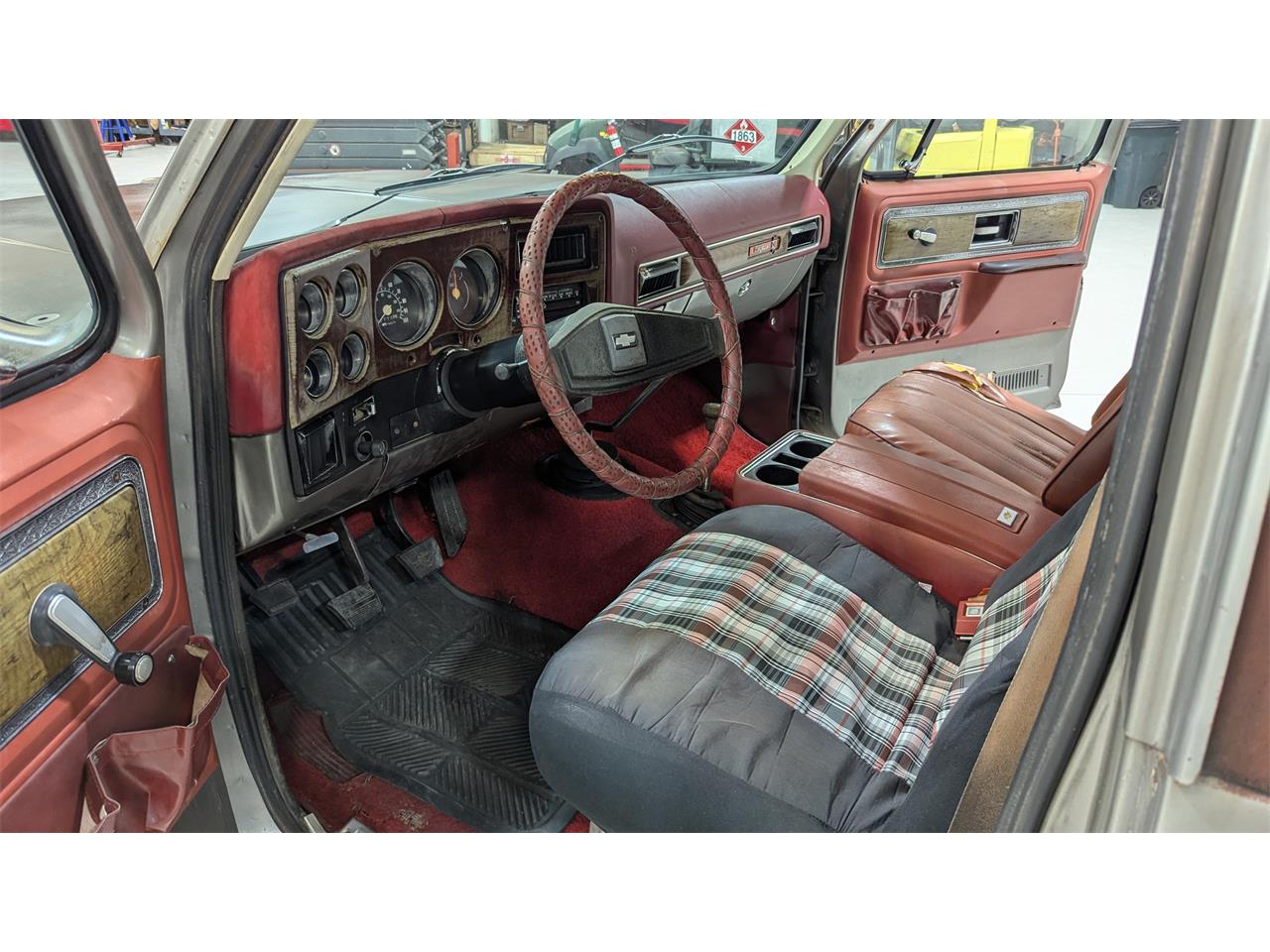 Chevrolet-Blazer-1977-Silver-Red-26