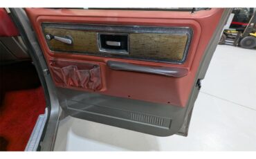 Chevrolet-Blazer-1977-Silver-Red-28