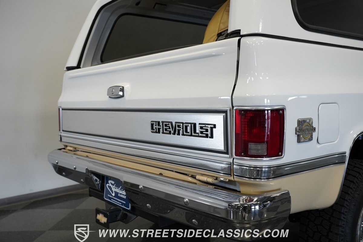 Chevrolet-Blazer-1984-SUV-15