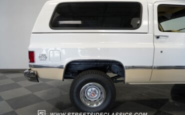 Chevrolet-Blazer-1984-SUV-16