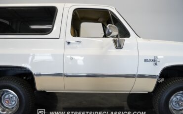 Chevrolet-Blazer-1984-SUV-17