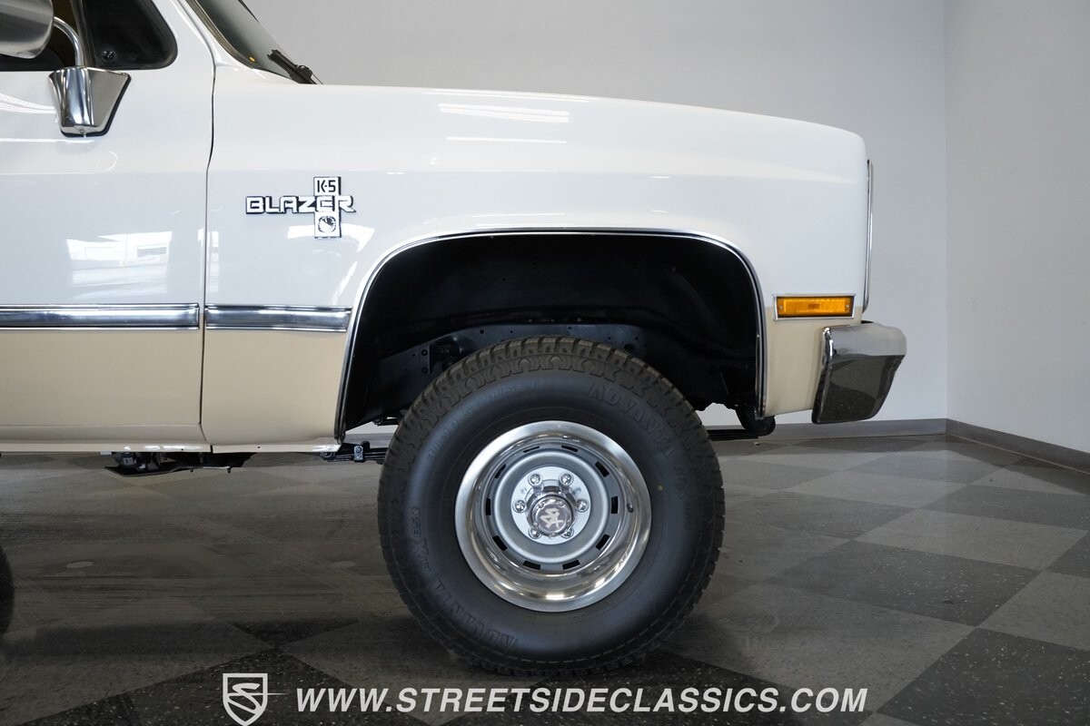 Chevrolet-Blazer-1984-SUV-18