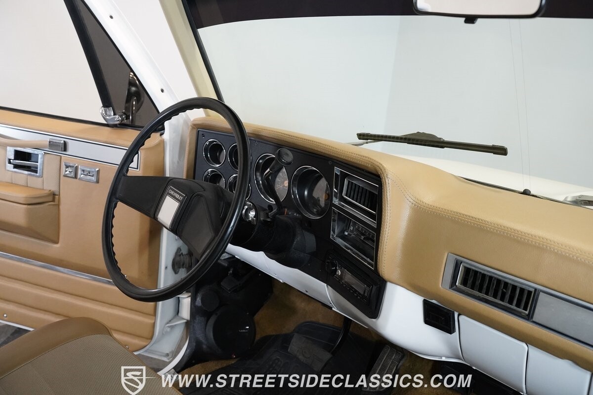 Chevrolet-Blazer-1984-SUV-26