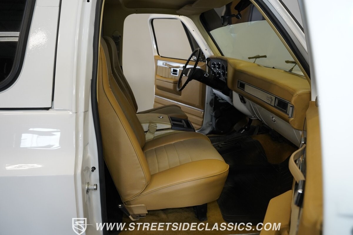 Chevrolet-Blazer-1984-SUV-27