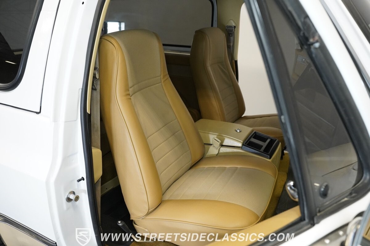 Chevrolet-Blazer-1984-SUV-28