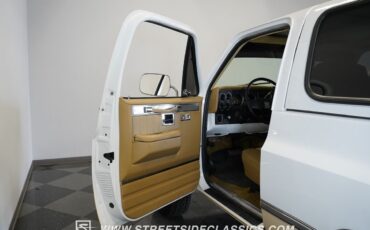 Chevrolet-Blazer-1984-SUV-30