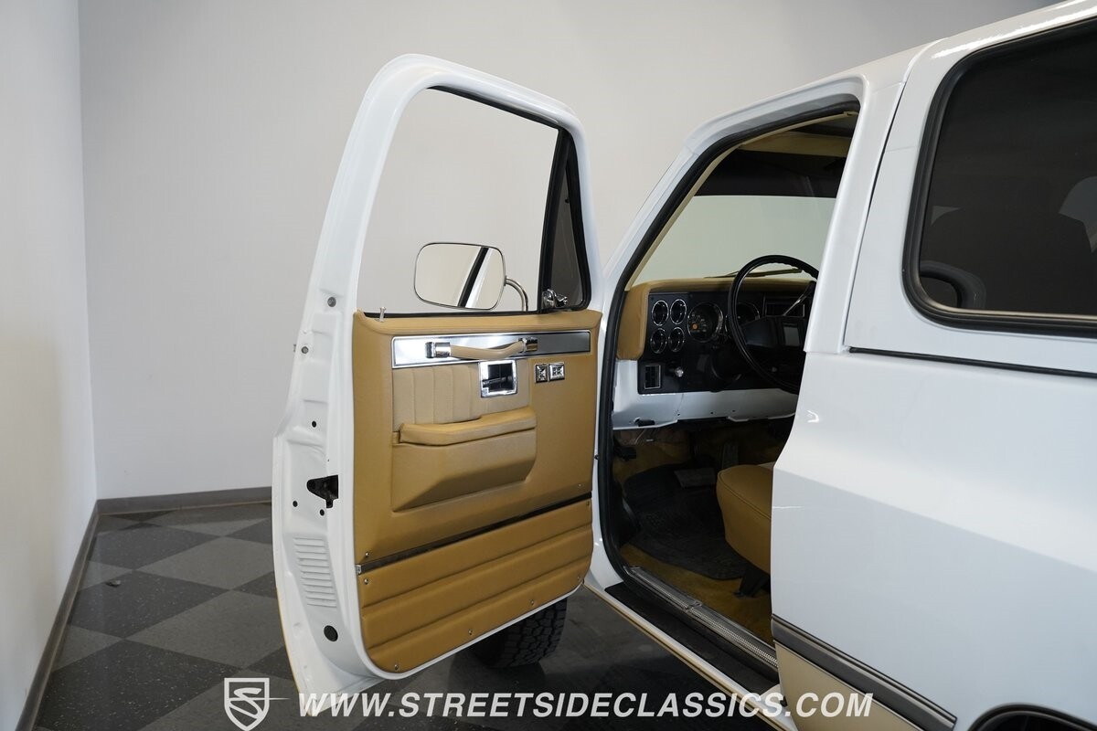 Chevrolet-Blazer-1984-SUV-30