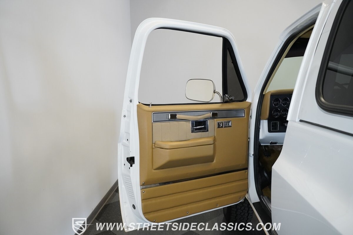 Chevrolet-Blazer-1984-SUV-31