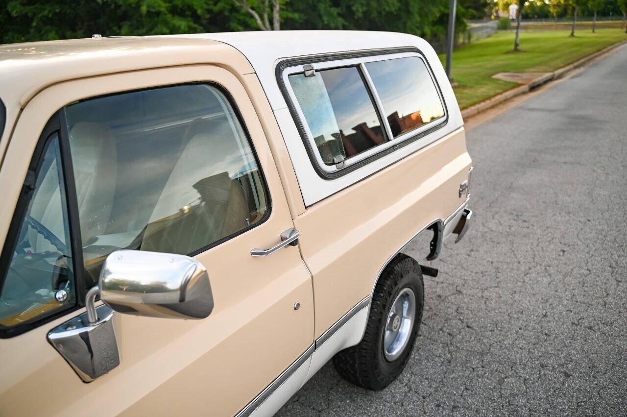 Chevrolet-Blazer-1986-SUV-16