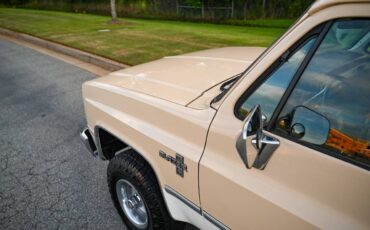 Chevrolet-Blazer-1986-SUV-17
