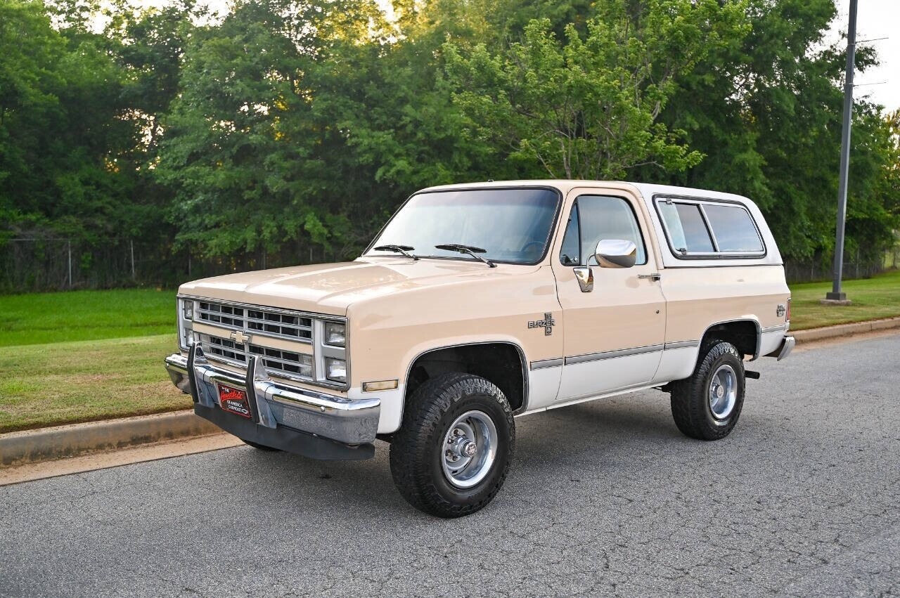 Chevrolet-Blazer-1986-SUV-25