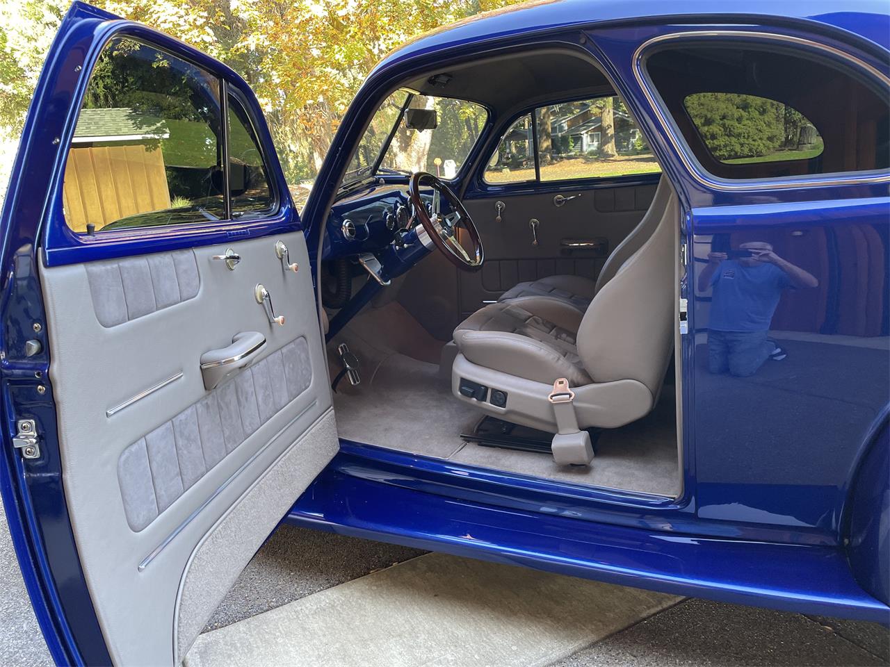 Chevrolet-Business-coupe-1940-Ocean-metallic-blue-Mushroom-5