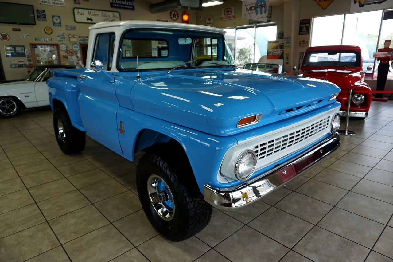 Chevrolet-C-10-1963-Classic-Car-12