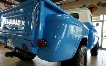 Chevrolet-C-10-1963-Classic-Car-18