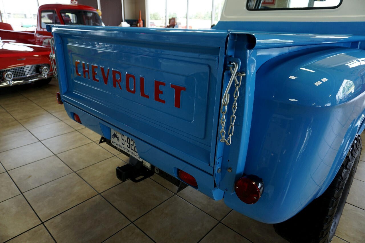 Chevrolet-C-10-1963-Classic-Car-20