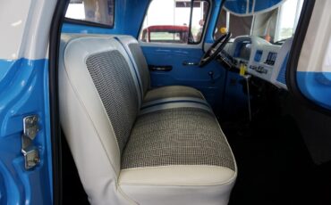 Chevrolet-C-10-1963-Classic-Car-24