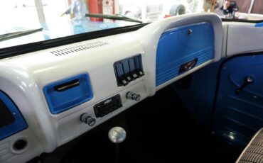 Chevrolet-C-10-1963-Classic-Car-26