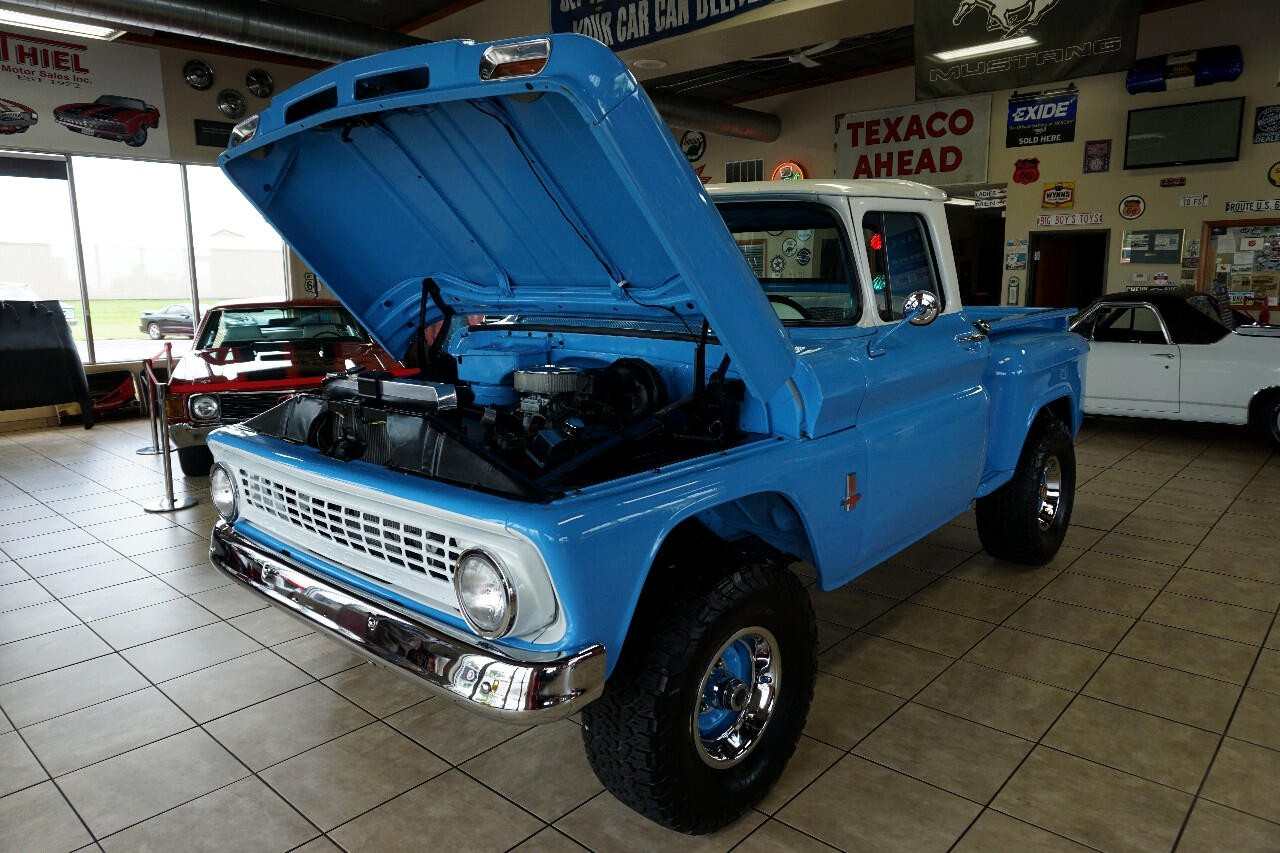 Chevrolet-C-10-1963-Classic-Car-30