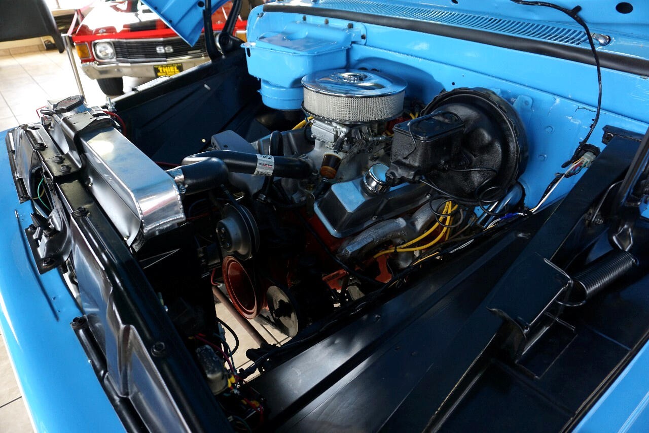 Chevrolet-C-10-1963-Classic-Car-31
