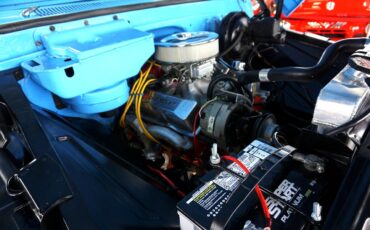 Chevrolet-C-10-1963-Classic-Car-32