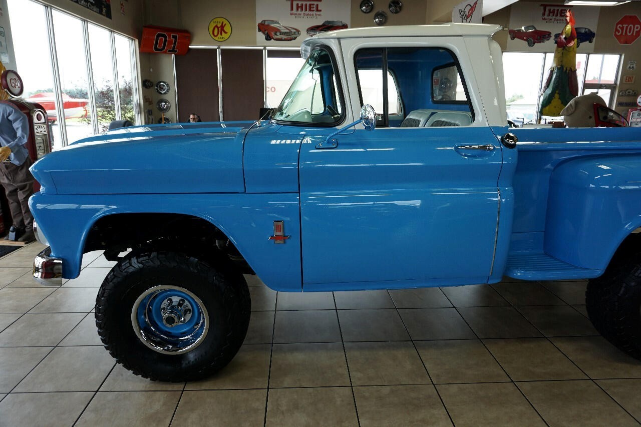 Chevrolet-C-10-1963-Classic-Car-37