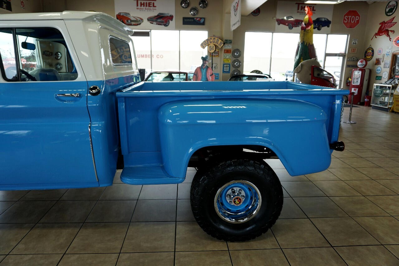 Chevrolet-C-10-1963-Classic-Car-38