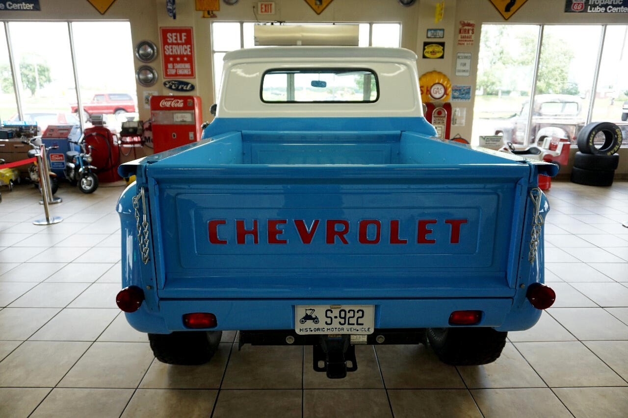 Chevrolet-C-10-1963-Classic-Car-6