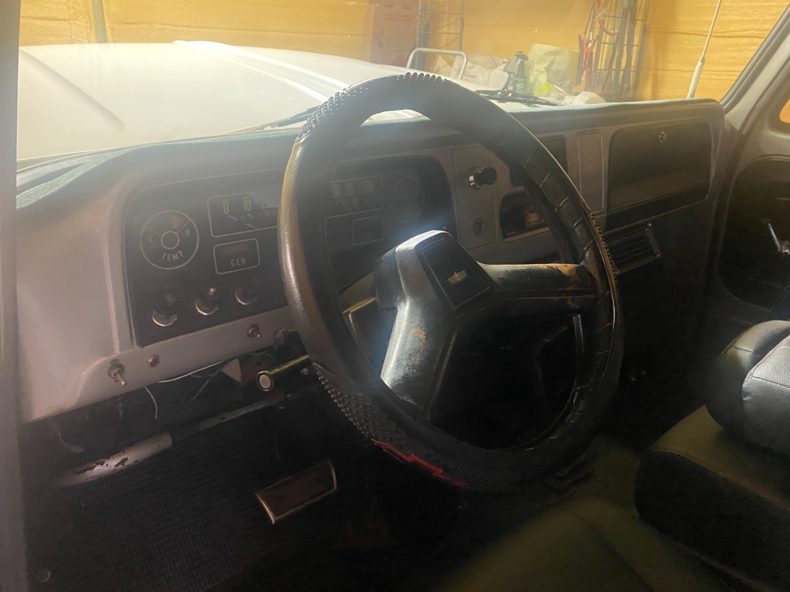 Chevrolet-C-10-1965-Standard-Cab-Pickup-3