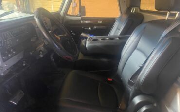 Chevrolet-C-10-1965-Standard-Cab-Pickup-5