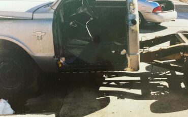 Chevrolet-C-10-1968-stepside-16