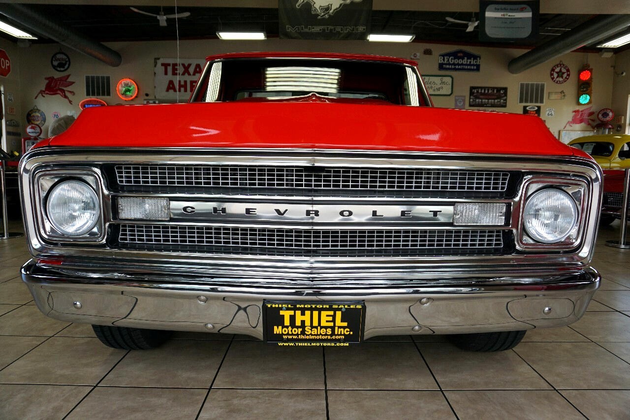 Chevrolet-C-10-1969-Classic-Car-15