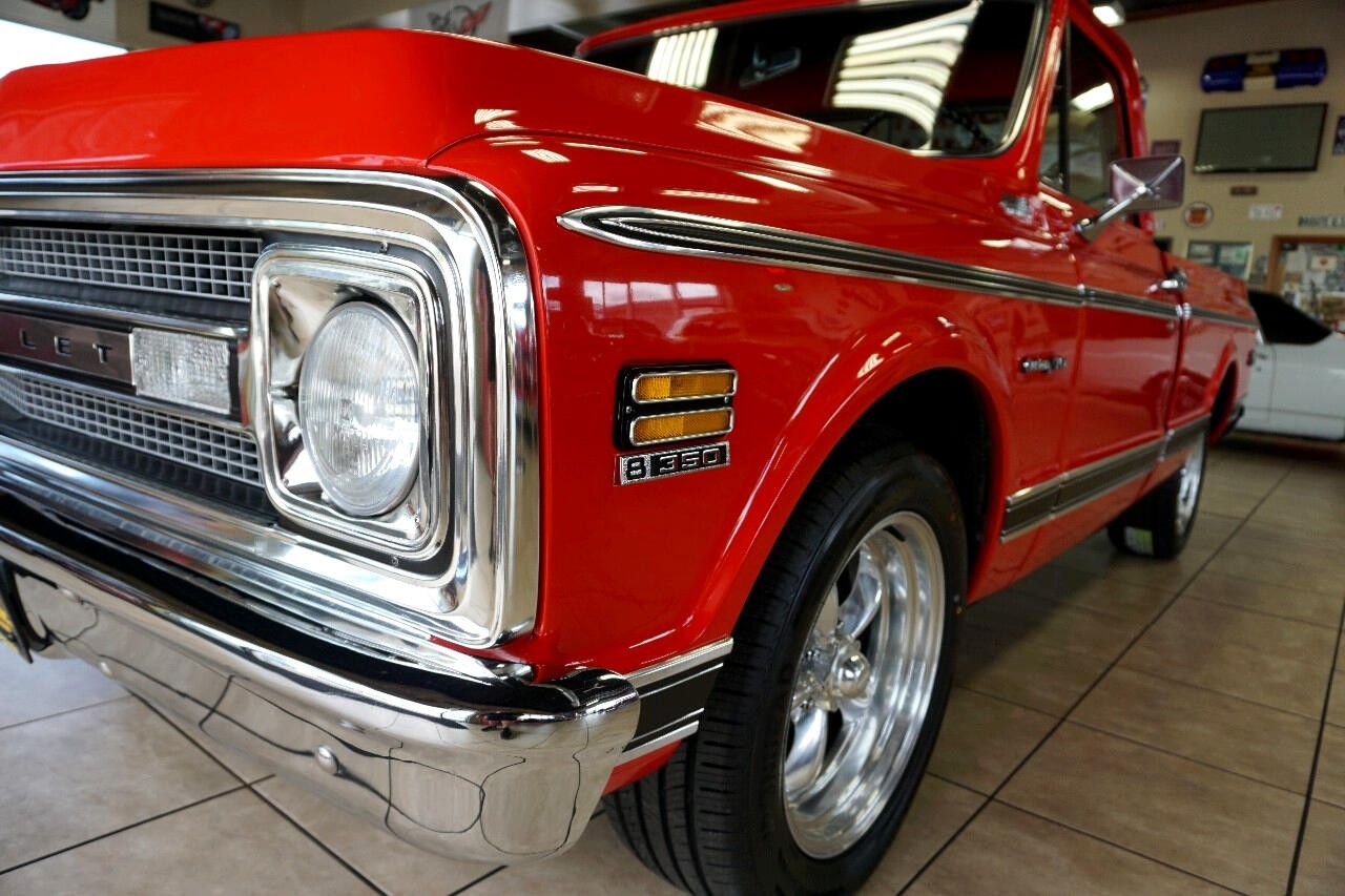 Chevrolet-C-10-1969-Classic-Car-17