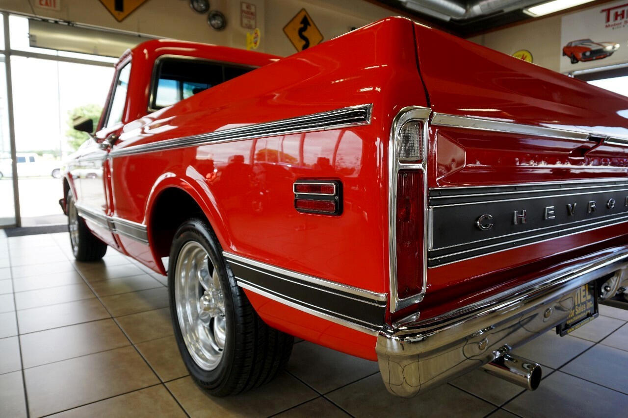 Chevrolet-C-10-1969-Classic-Car-18