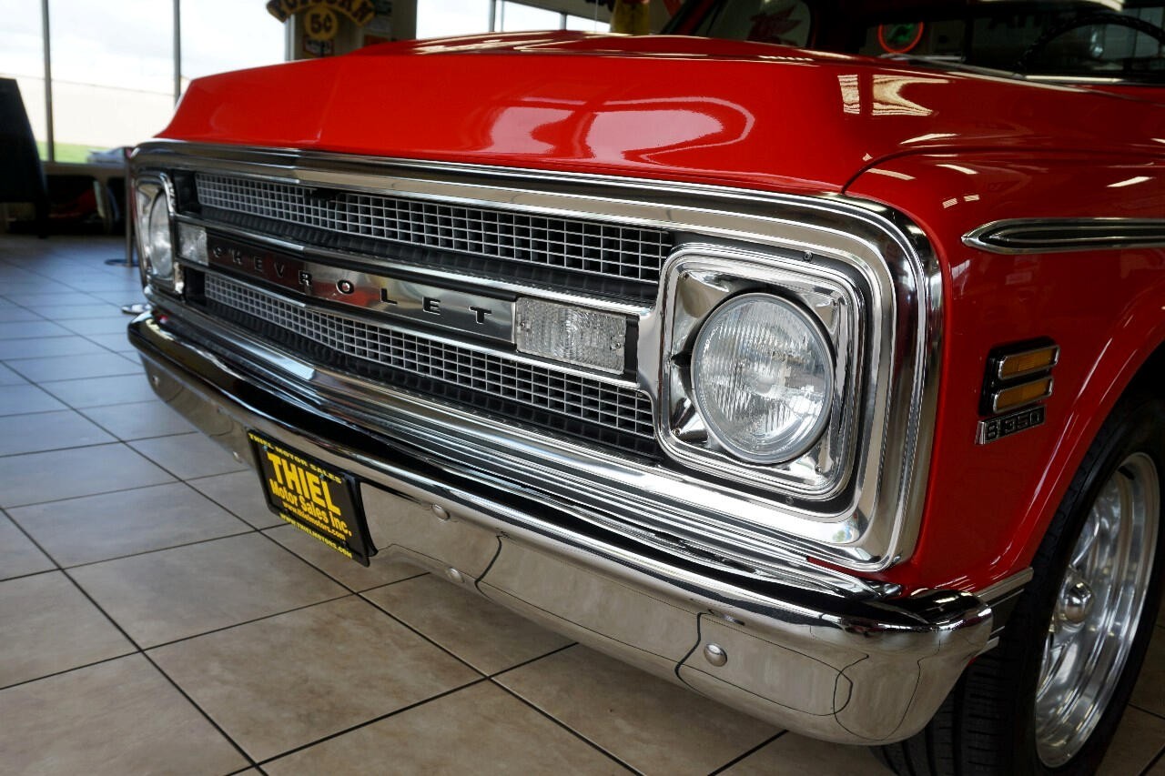 Chevrolet-C-10-1969-Classic-Car-20