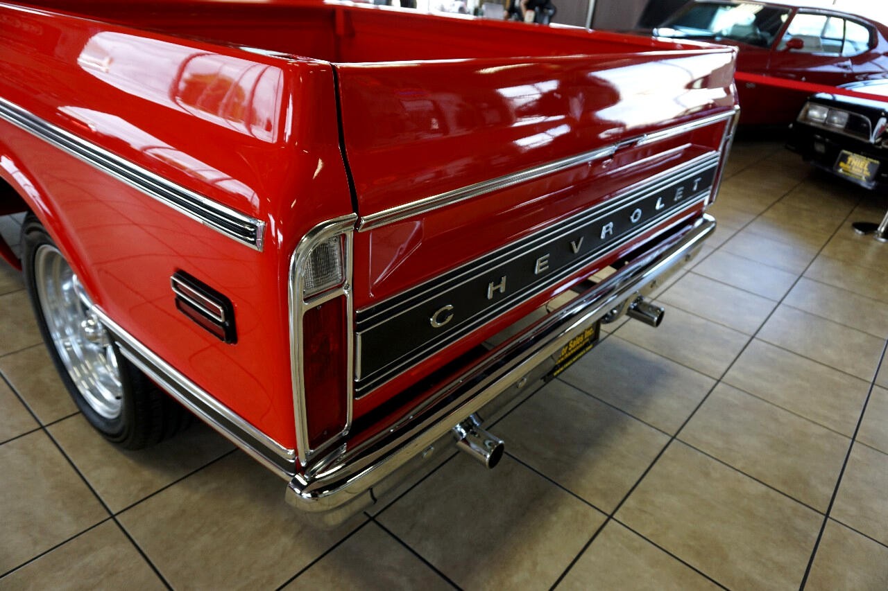 Chevrolet-C-10-1969-Classic-Car-21