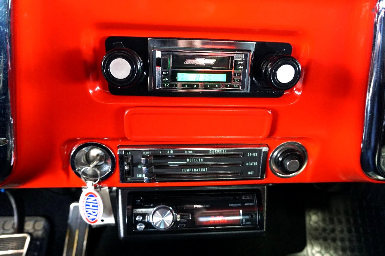 Chevrolet-C-10-1969-Classic-Car-28