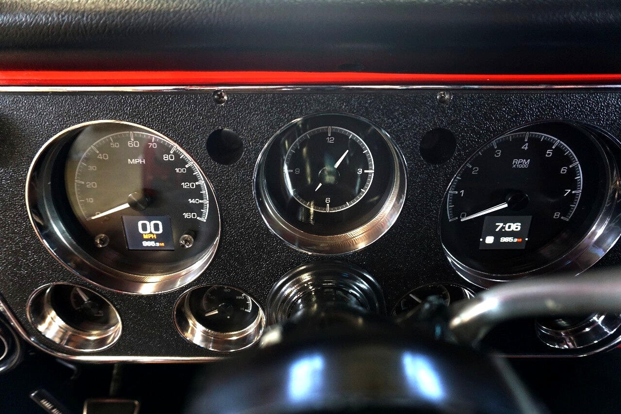 Chevrolet-C-10-1969-Classic-Car-30