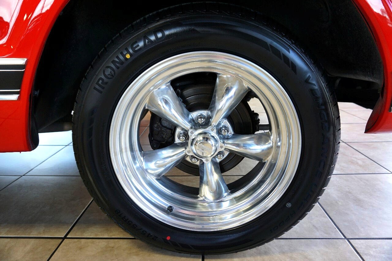 Chevrolet-C-10-1969-Classic-Car-35