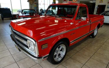 Chevrolet-C-10-1969-Classic-Car-37