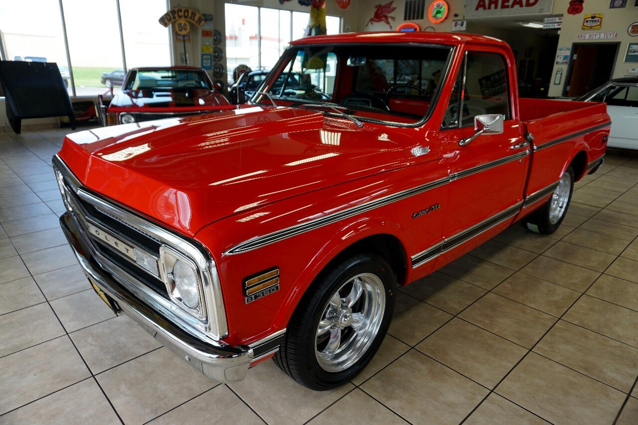 Chevrolet-C-10-1969-Classic-Car-37