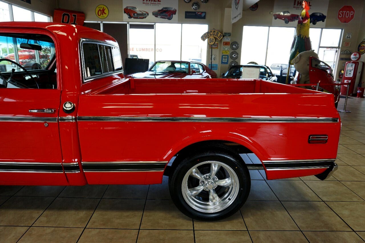 Chevrolet-C-10-1969-Classic-Car-39