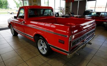Chevrolet-C-10-1969-Classic-Car-5